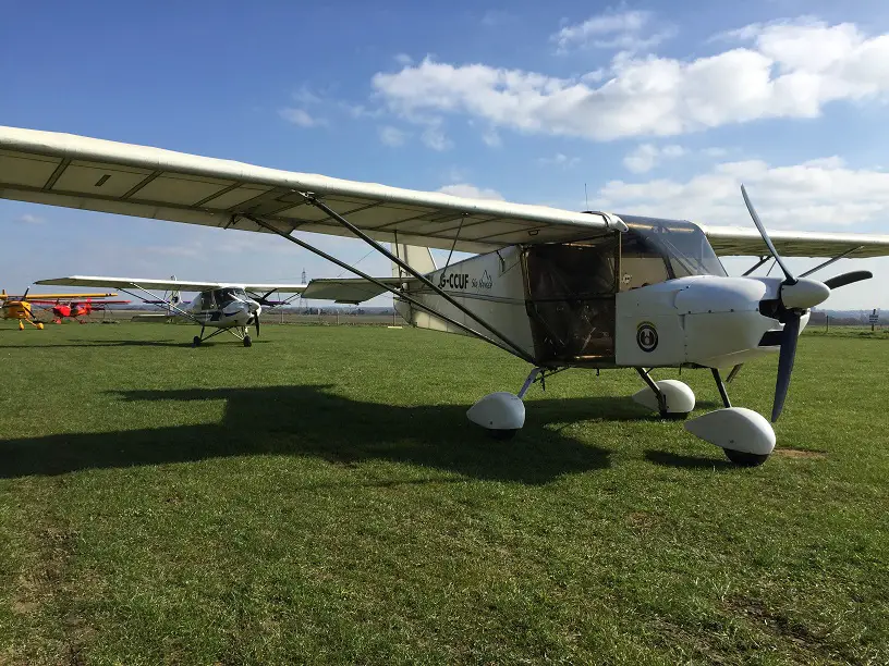 learn to fly a microlight